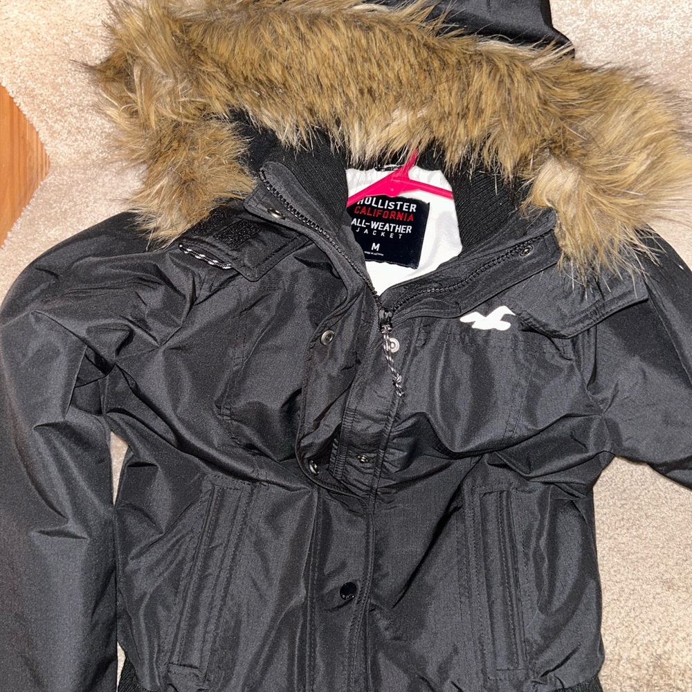 COPY - NEW Hollister size medium winter coat. Fur hood